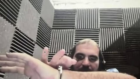 Denuncian Abusos y Agresiones en la Cárcel Alligator Alcatraz; Cubano Entre las Víctimas