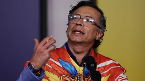 Petro Denuncia Fraude Electoral y Cuestiona Legitimidad del Nuevo Gobierno Colombiano