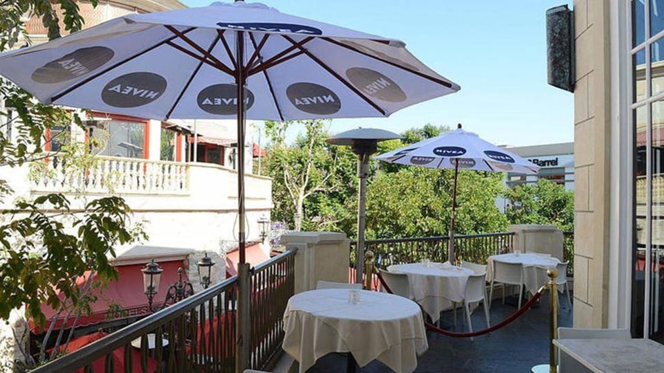 Tragedia en Carolina del Sur: Sombrilla voladora mata a mujer en restaurante