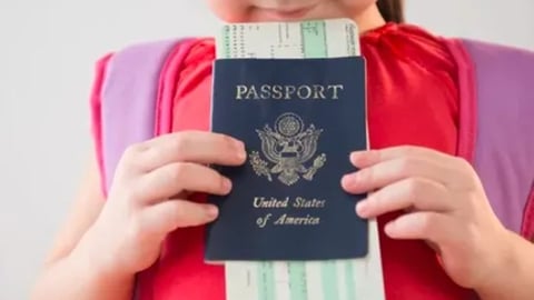 EE.UU. Considera Exigir Pruebas Migratorias a Padres para Pasaportes Infantiles