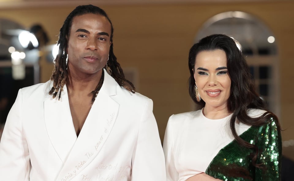 ¿¡23 Años de Tremendo Beso!? ¡Beatriz Luengo y Yotuel, la Novela que Nadie se Esperaba!