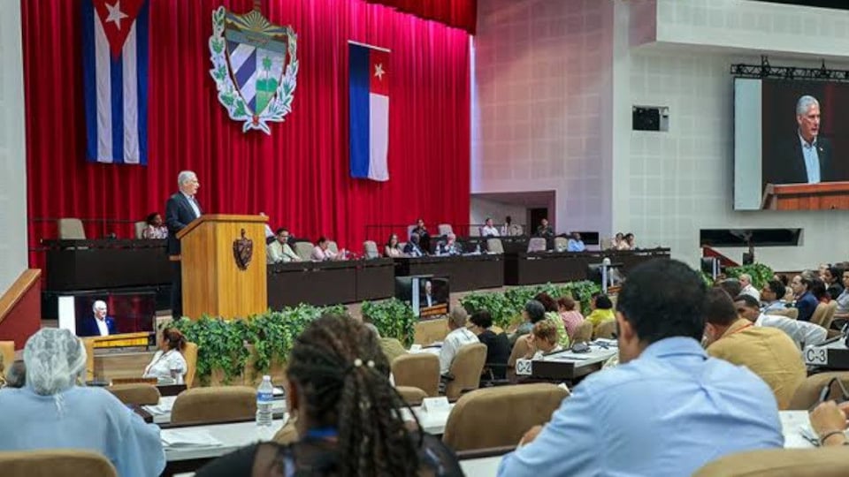¿Y ahora qué? Díaz-Canel entre 'socialismo o muerte' y el apagón eterno