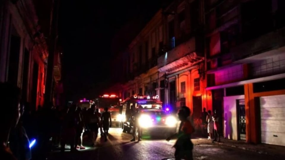 ¡Luces Apagadas, Fuego Encendido! Vela Causa Caos en La Habana Vieja: Abuela Grave y Familia Desamparada