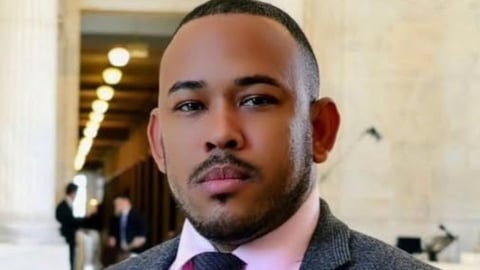 Yosmany Mayeta, periodista cubano, enfrenta batalla migratoria en EE.UU.