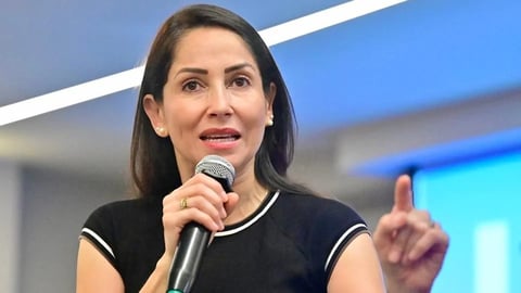 Detienen a excandidata presidencial ecuatoriana Luisa González por presunto lavado de dinero