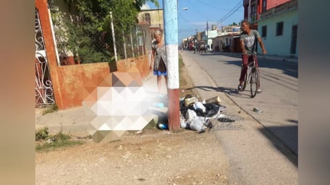 Hombre Muere en la Calle en Cárdenas y Permanece Horas Esperando Asistencia