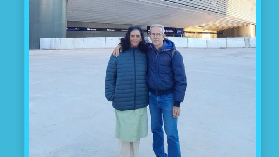 Escritor Cubano Jorge Fernández Era Llega a España Tras Años de Restricciones