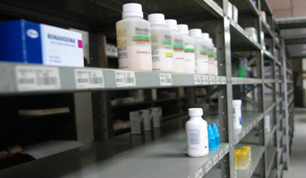¿Y tú supiste? Cuba le compra medicinas a los 'yanquis' mientras el hospital se cae a pedazos