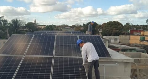 Cuba Obre Puertas a Mipymes para Generar y Vender Energía Renovable