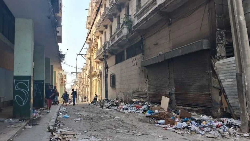 La Habana se ahoga: Cortes de luz y basura ahogan la vida en Cuba