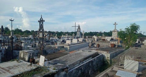 Deterioro en el Cementerio de Trinidad: Un Tesoro Funerario en Riesgo