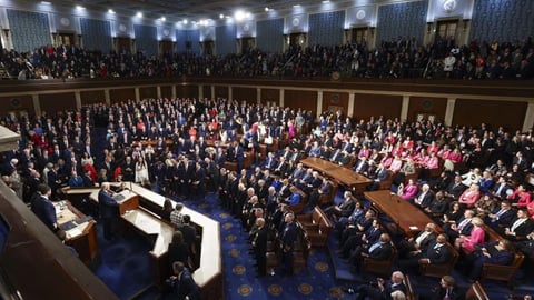 Demócratas Buscan Frenar Acciones Militares de Trump contra Cuba sin Congreso