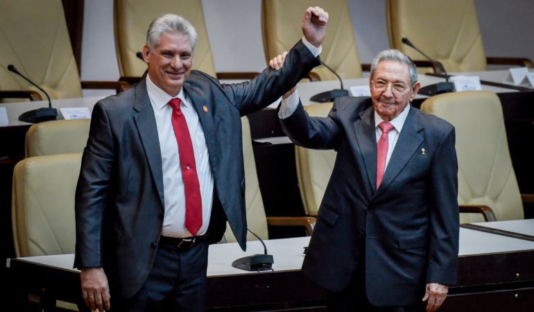 ¿Díaz-Canel Fuera? ¡En Cuba Dicen que los Castro Siguen Mandando!