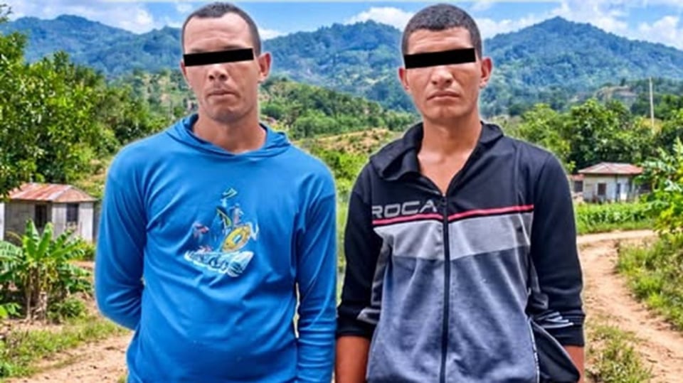 ¡Bochinche en Guantánamo! Hermanos Atados y Ro­bando Cerdos en la Noche