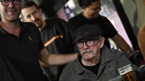 Silvio Rodríguez Canta en Madrid, Vinculado a Polémica por Explotación Laboral