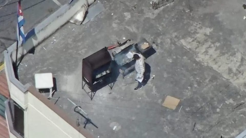 Embajada de Cuba en Ecuador quema documentos tras orden de expulsión