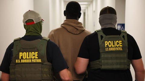 Jueza Federal Autoriza a Trump a Deportar 350.000 Haitianos con TPS