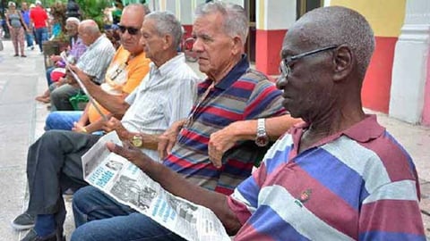 Cuba ve caer su población por debajo de 9.5 millones, con dos muertes por cada nacimiento