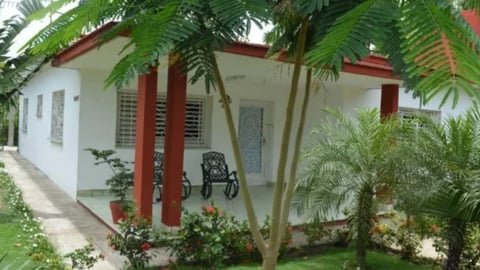 ¿Te Quitaron la Casa por Vivir Fuera? La Ley Cubana y Tu Propiedad Aclaradas