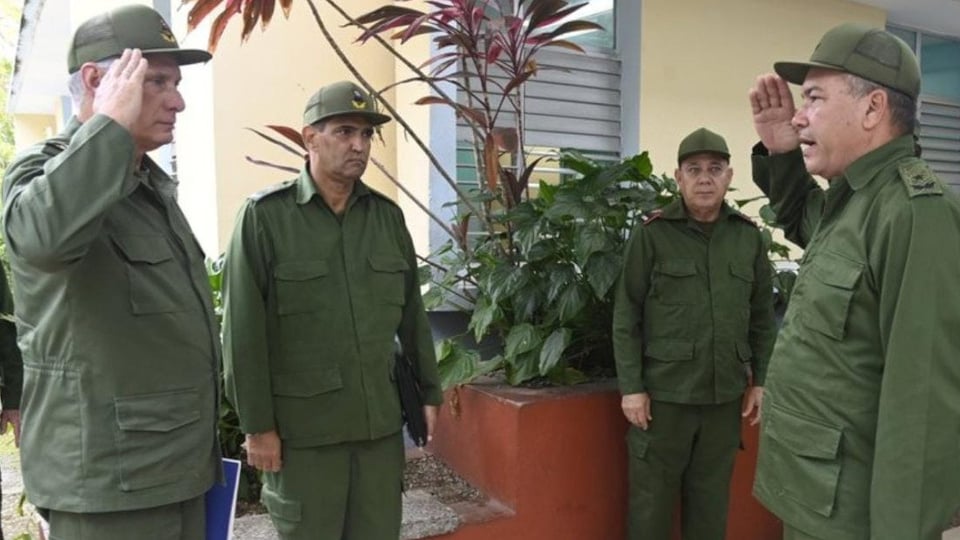 Ejército de Cuba apoya a Díaz-Canel tras entrevista sobre la crisis