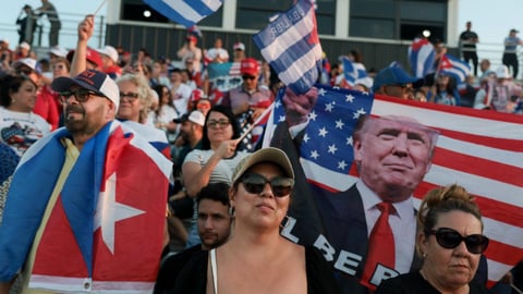 ¿A la fuerza o nada? El 80% de los cubanos en Miami dice ¡FUERA el régimen!