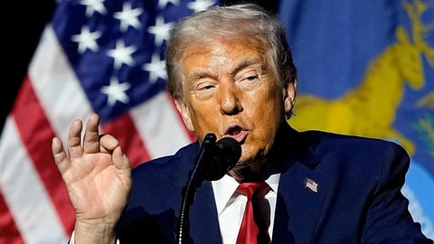 Trump Propone Revocar Ciudadanía a Inmigrantes Naturalizados por Fraude