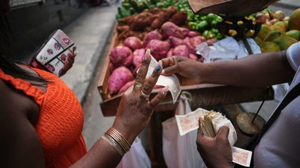 ¿Cuba en picada? La economía se hunde un 5% y ya nadie se acuerda de cuándo paró.