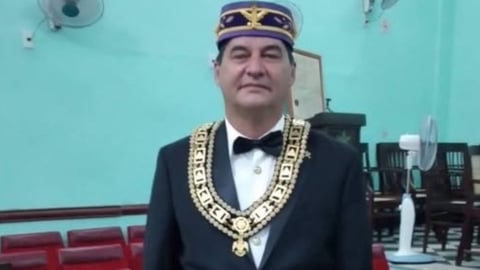Ángel Santiesteban: Nuevo Gran Comendador de la Masonería Cubana en Tiempos de Tensión
