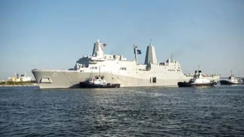 Potente Buque de Guerra de EE. UU. Navega el Caribe en Operación Antinarcóticos