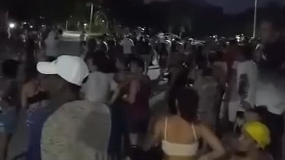 ¿Qué pasó en La Habana? ¡Cacerolazos y apagones en Playa!