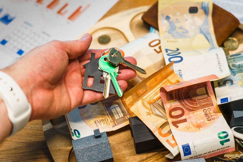 Comprar una casa en efectivo: ventajas y riesgos