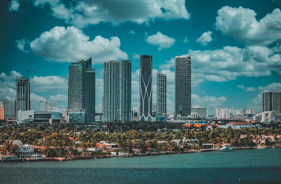 Guía de bienes raíces en Miami: compra, venta y disputas de propiedad
