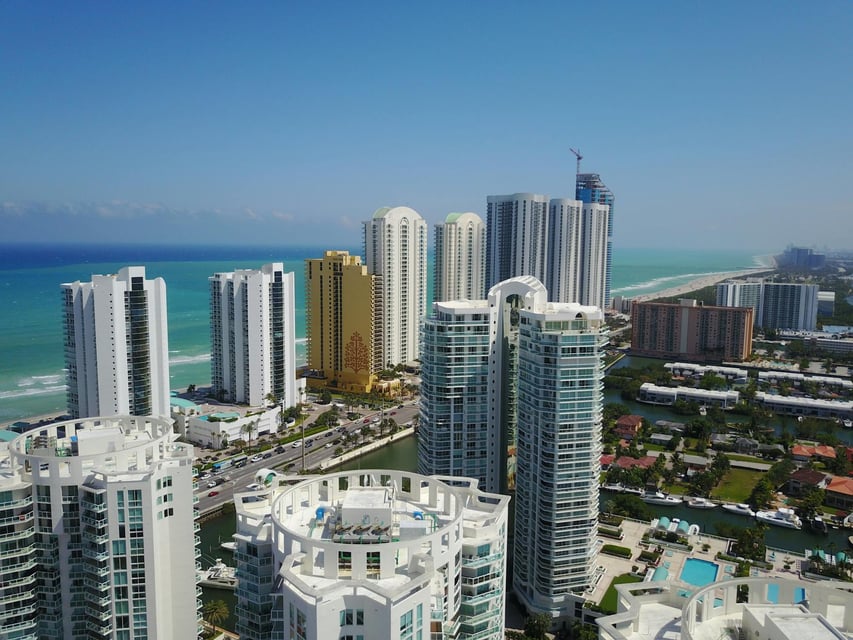 Restricciones de remodelación en condominios de Miami