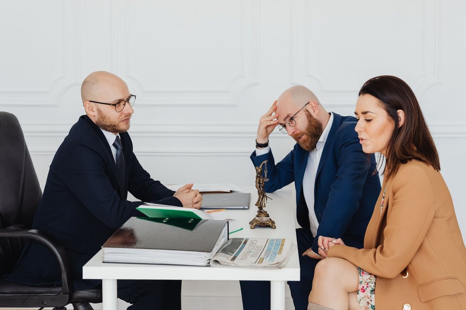 Mediación y arbitraje en conflictos comerciales