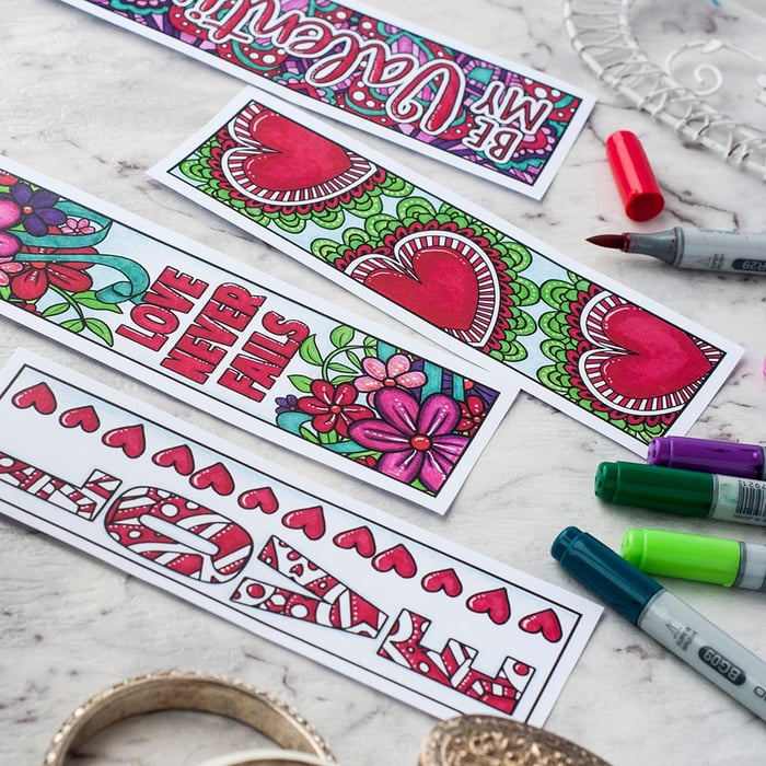 Valentine’s Day Printable Bookmarks| Find more Valentine’s coloring page craft templates at www.sarahrenaeclark.com | Valentine's Day Craft, DIY Valentine's Day, Valentine’s Day activity, DIY craft, free craft template, printable coloring pages