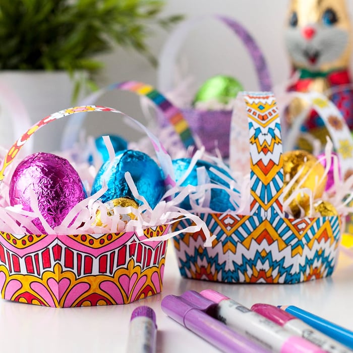 Make your own Easter egg baskets with this set of 8 printable templates by Sarah Renae Clark. Find more Easter printables and coloring pages at www.sarahrenaeclark.com