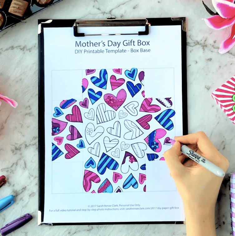 How to make a paper gift box for Mother’s Day – Base Step 1 How to make a paper gift box for Mother's Day - Base Step 1