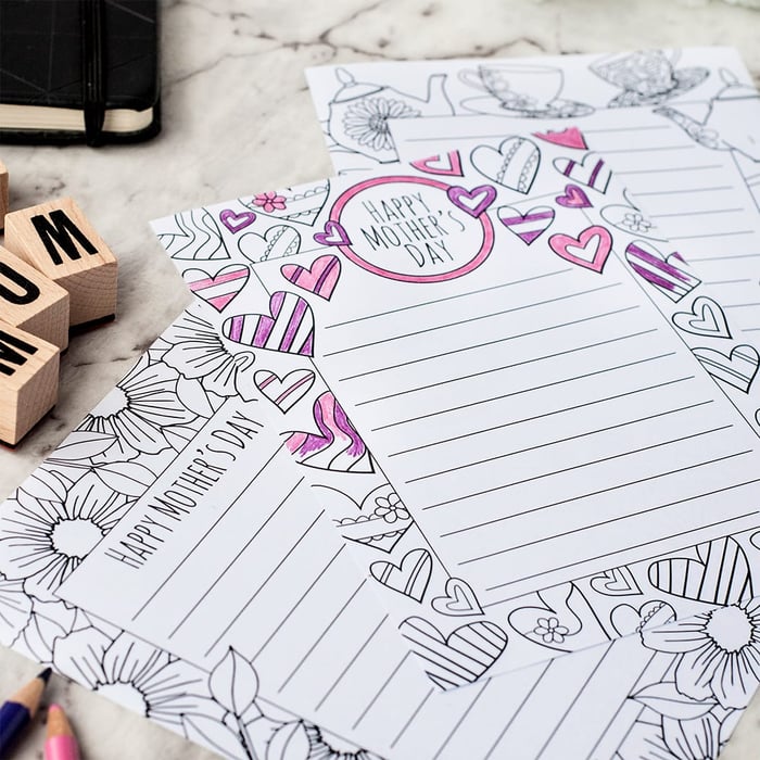 This Mother’s Day printable stationery is perfect for a lovely letter to Mom this Mother’s Day! | Find more Mother’s Day printables and coloring pages at https://sarahrenaeclark.com/shop/cat/seasonal/mothers-day/