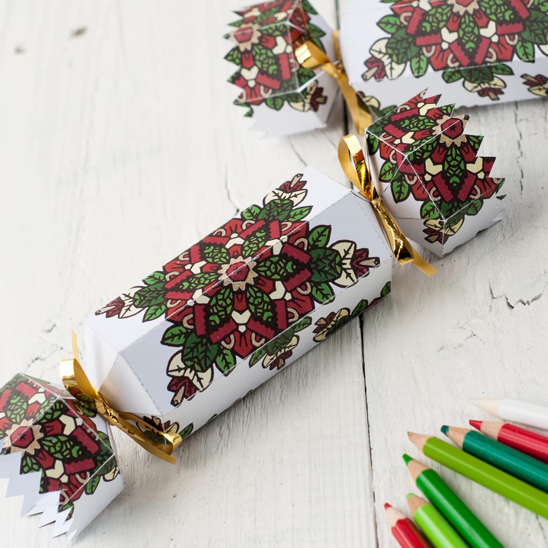 Make your own Christmas Crackers with this free printable cracker template! Find more Christmas printables at www.sarahrenaeclark.com/christmas Make your own Christmas Crackers with this free printable cracker template! Find more Christmas printables at www.sarahrenaeclark.com/christmas