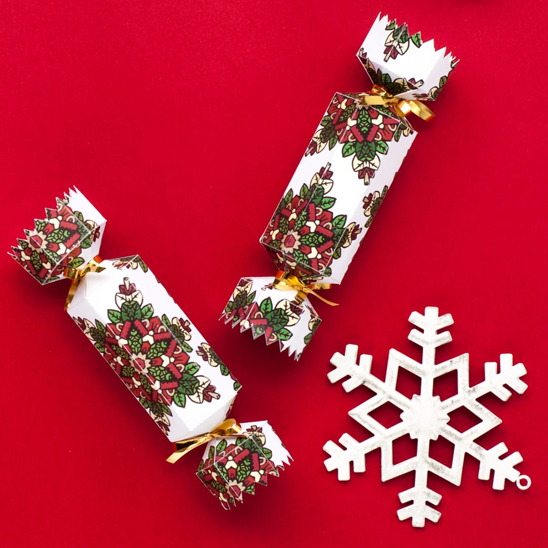 Make your own Christmas Crackers with this free printable cracker template! Find more Christmas printables at www.sarahrenaeclark.com/christmas Learn how to make a DIY Christmas Cracker with this easy tutorial and free cracker template! // www.sarahrenaeclark.com/christmas-cracker