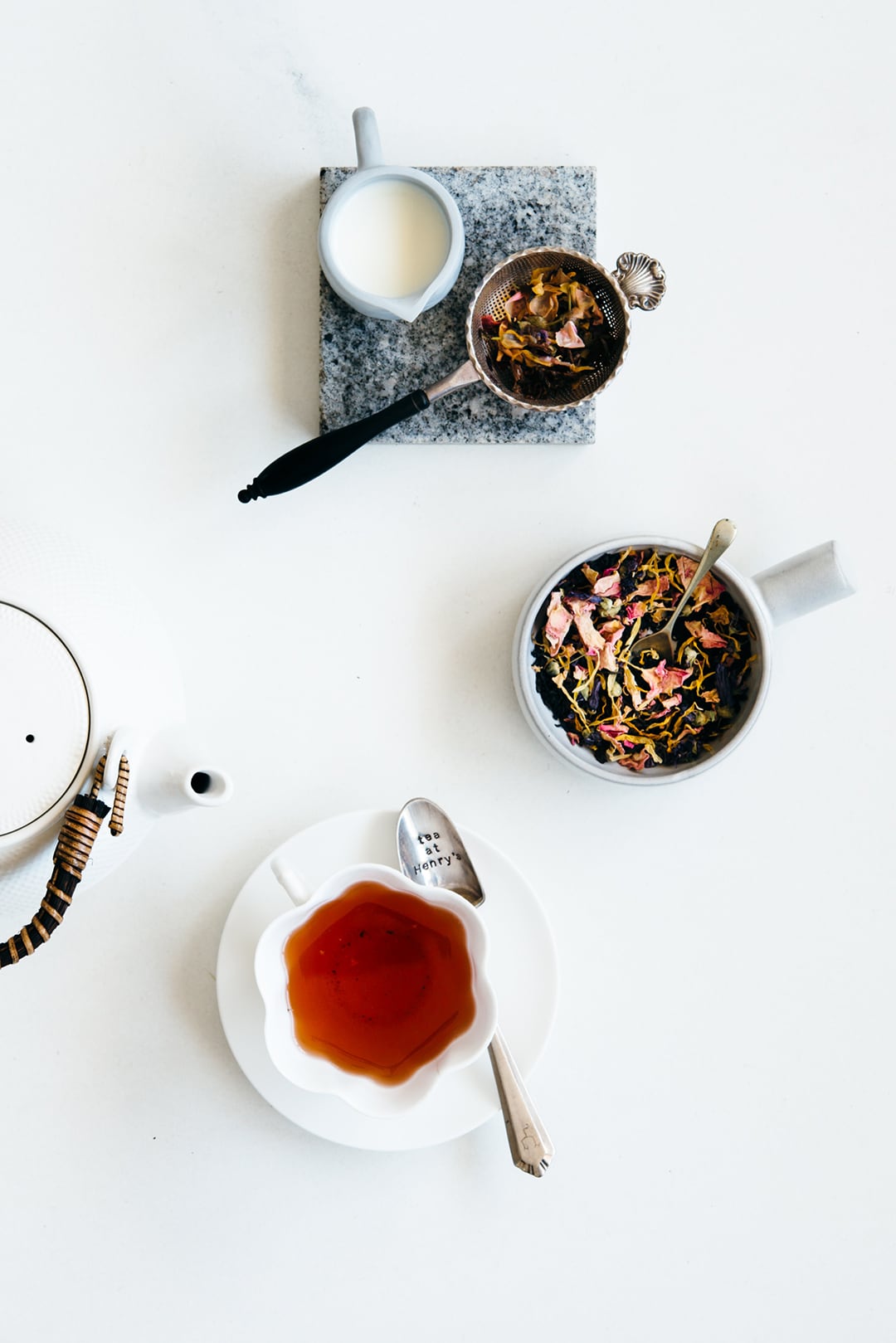 Increased fill light for soft shadows. Product shot for Tea at Henry’s. Increased fill light for soft shadows. Product shot for Tea at Henry's.
