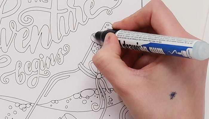 Coloring with the drawing gum masking marker