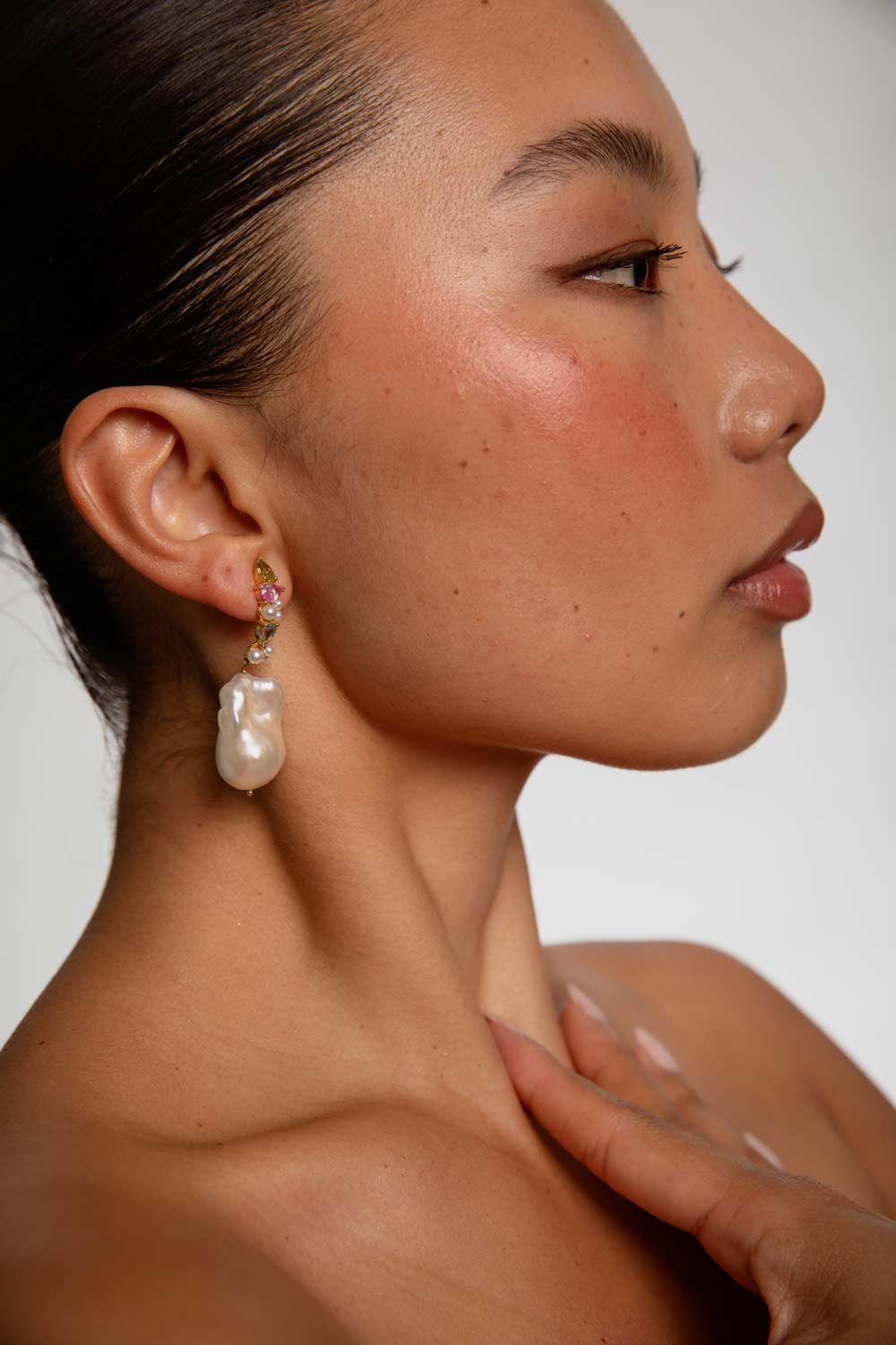 LEEZANDING Aurora-Lights-Pearl-Drop-Earrings