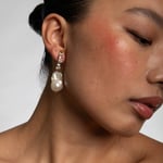 LEEZANDING Aurora-Lights-Pearl-Drop-Earrings