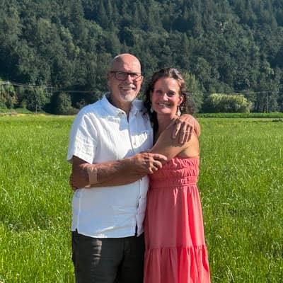 Brigitta and Bruce, the hosts