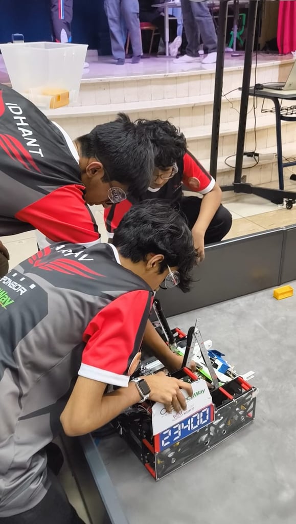 Team building robot