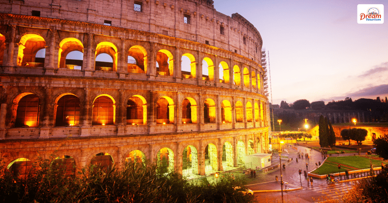 Type of exclusive night tour of Rome