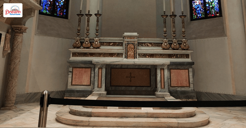 Visit the San Gottardo in Corte Church