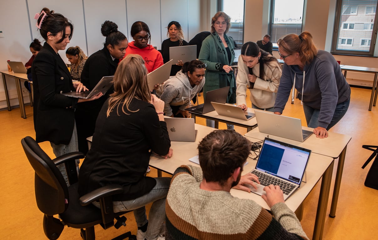 Studenten vullen hun assessment in - Foto Jeremy Paesch