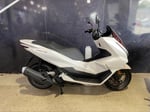 2025 Honda PCX125 - 1